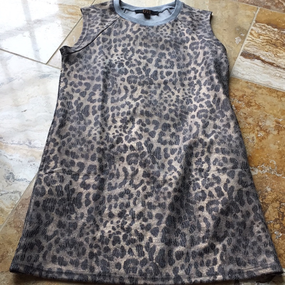 0VI leopard soft metallic “crackle” print/ribbed gray collar